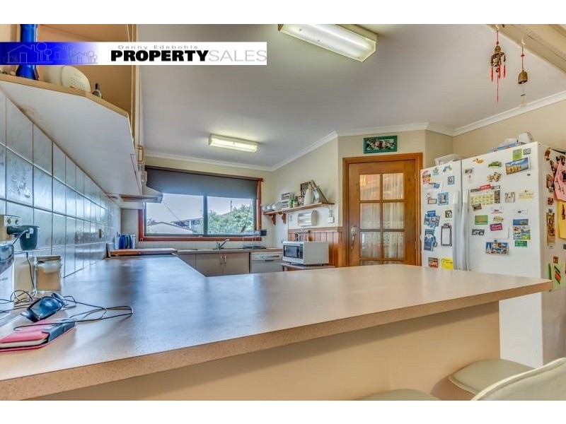 10 William Street, Newborough VIC 3825