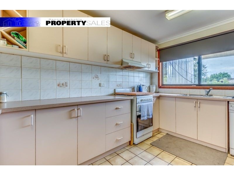 10 William Street, Newborough VIC 3825