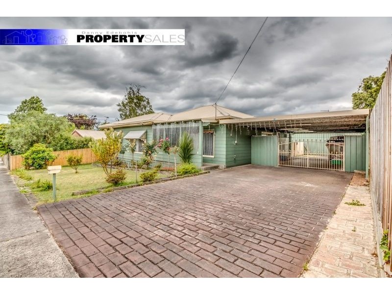 10 William Street, Newborough VIC 3825