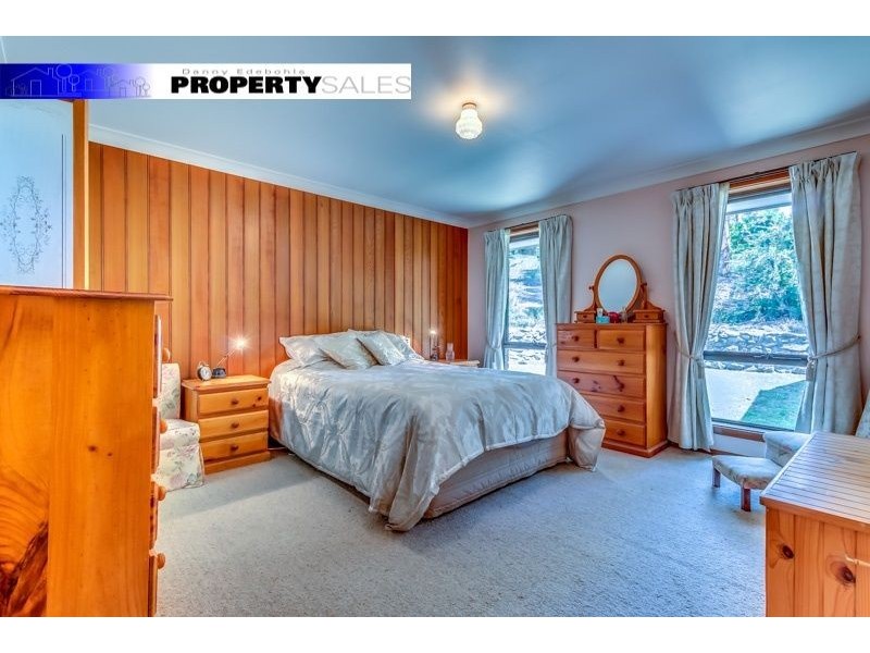 55 Yasmin Drive, Hernes Oak VIC 3825