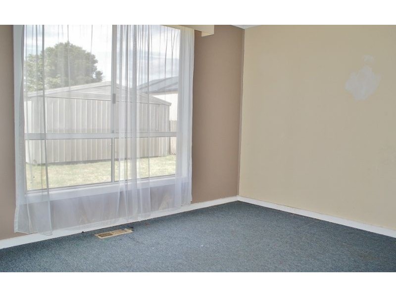 18 Ellinbank Street, Newborough VIC 3825