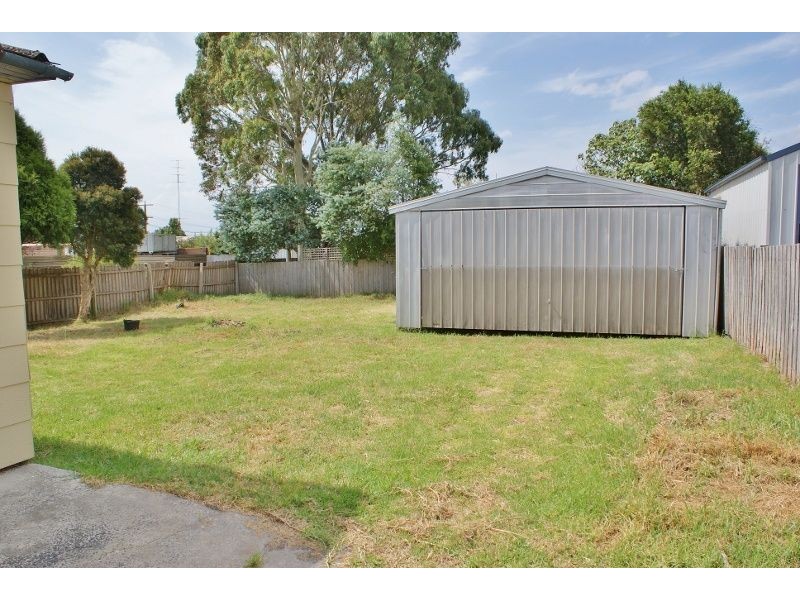 18 Ellinbank Street, Newborough VIC 3825