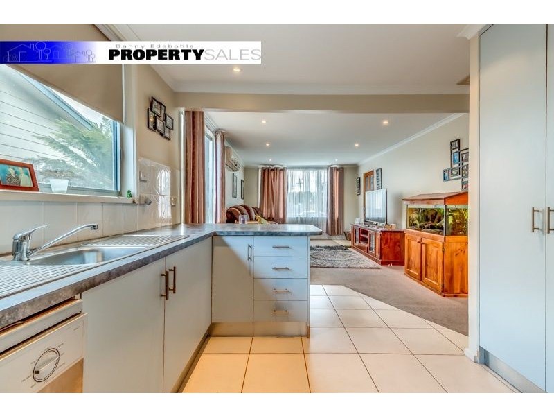 38 Boolarra Avenue, Newborough VIC 3825