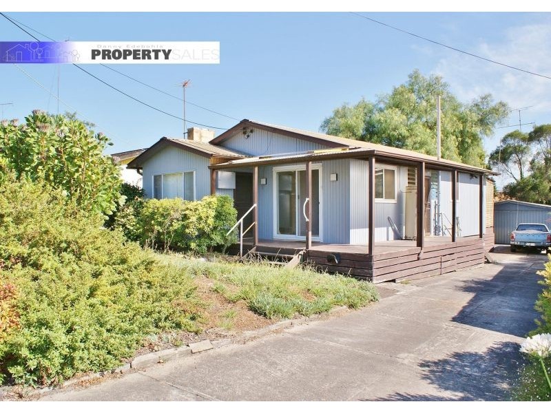 6 Koornalla Street, Newborough VIC 3825