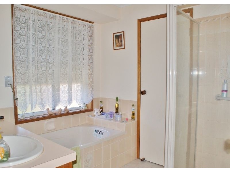 1/4 Centenary Drive, Trafalgar VIC 3824