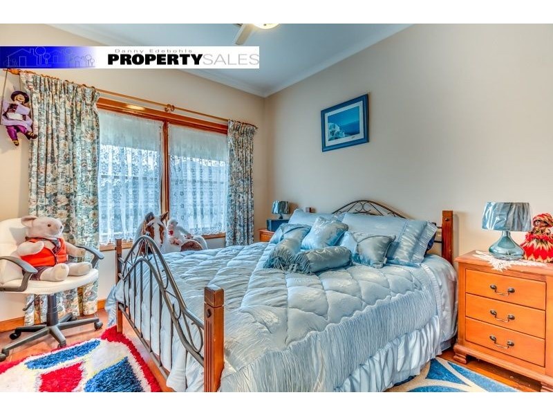 9 Avon Court, Newborough VIC 3825