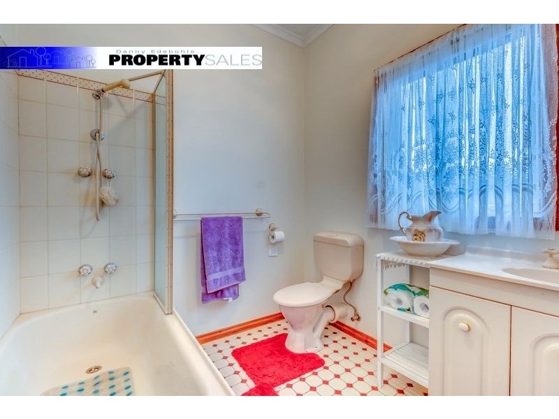 9 Avon Court, Newborough VIC 3825