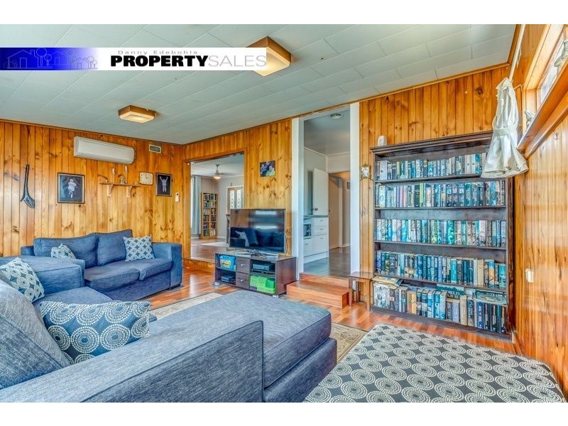 10 Mirboo Street, Newborough VIC 3825