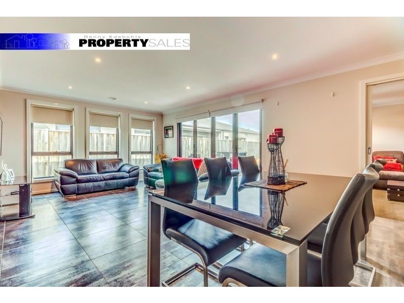 13 Villeneuve Drive, Trafalgar VIC 3824