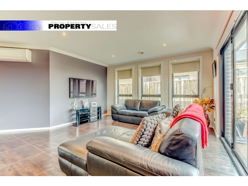13 Villeneuve Drive, Trafalgar VIC 3824