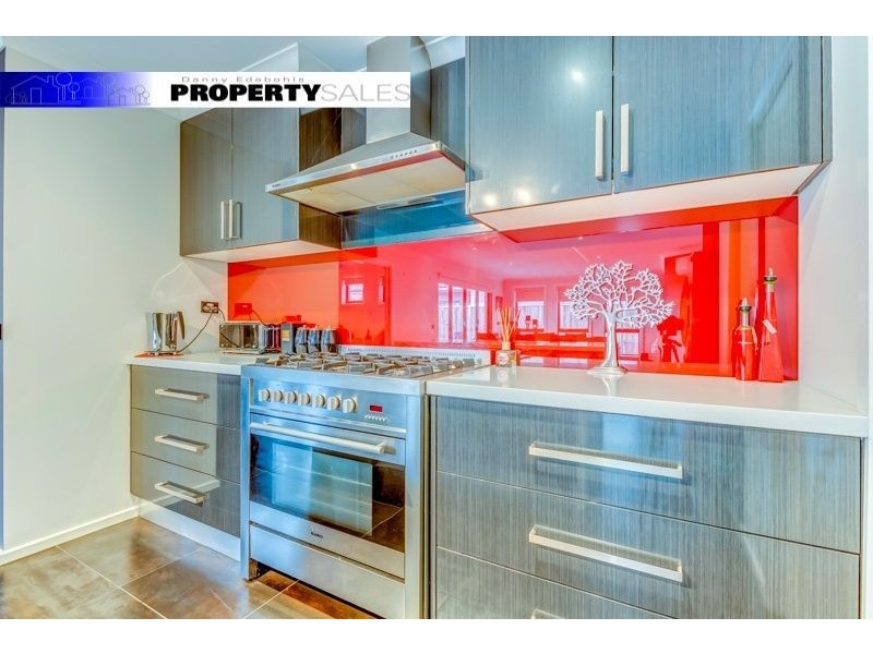 13 Villeneuve Drive, Trafalgar VIC 3824