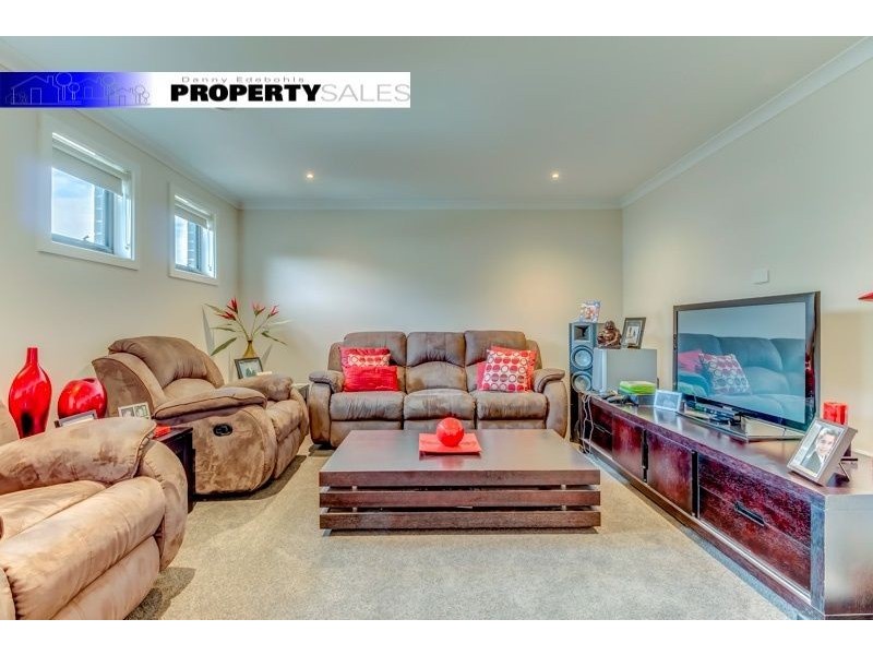 13 Villeneuve Drive, Trafalgar VIC 3824