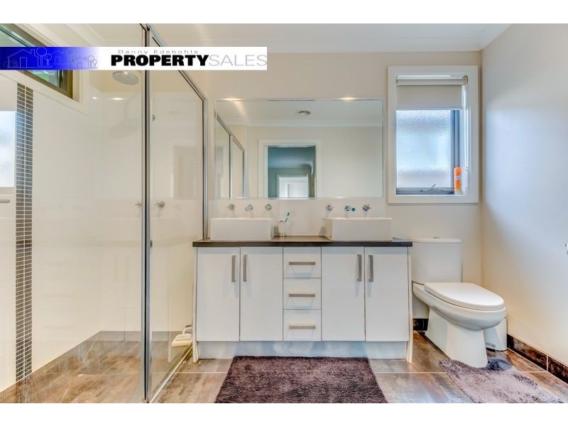 13 Villeneuve Drive, Trafalgar VIC 3824