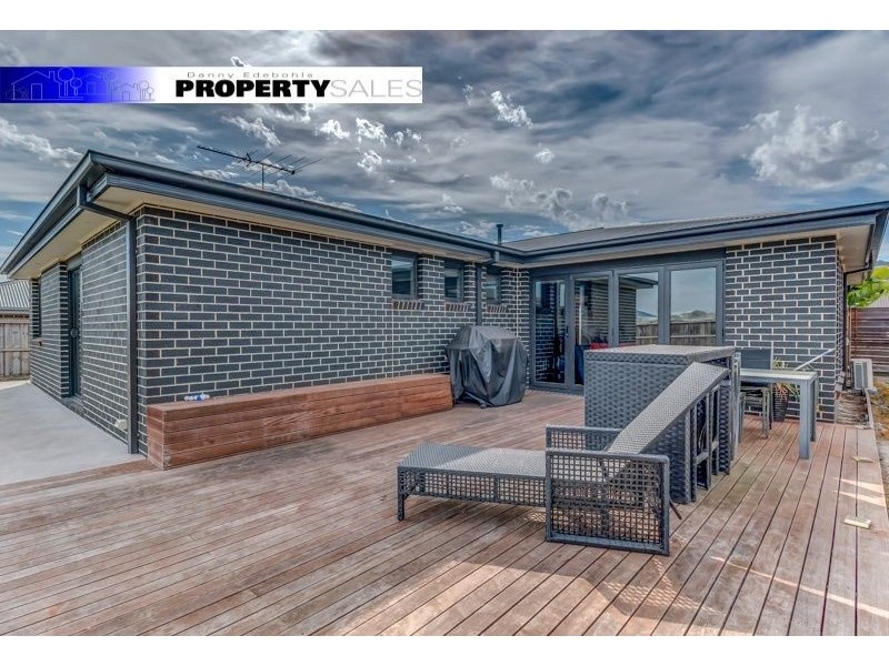 13 Villeneuve Drive, Trafalgar VIC 3824