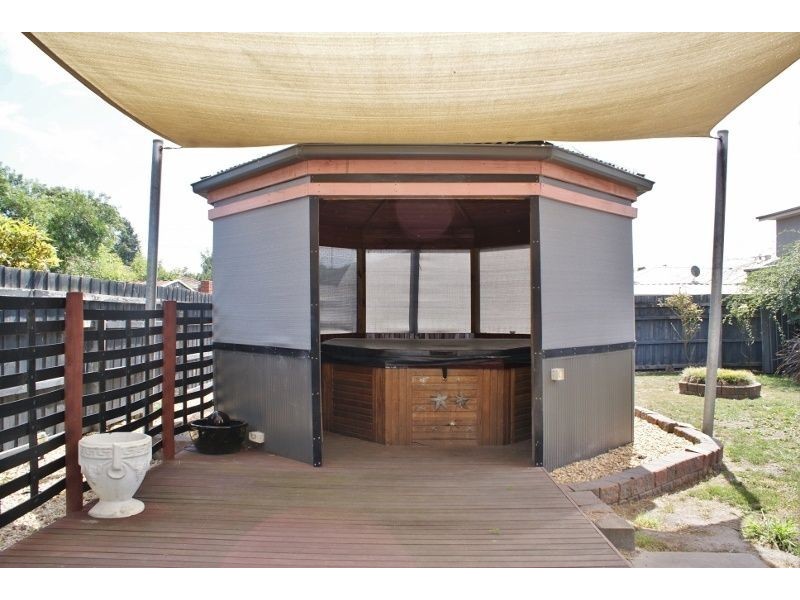 9 Banksia Street, Newborough VIC 3825