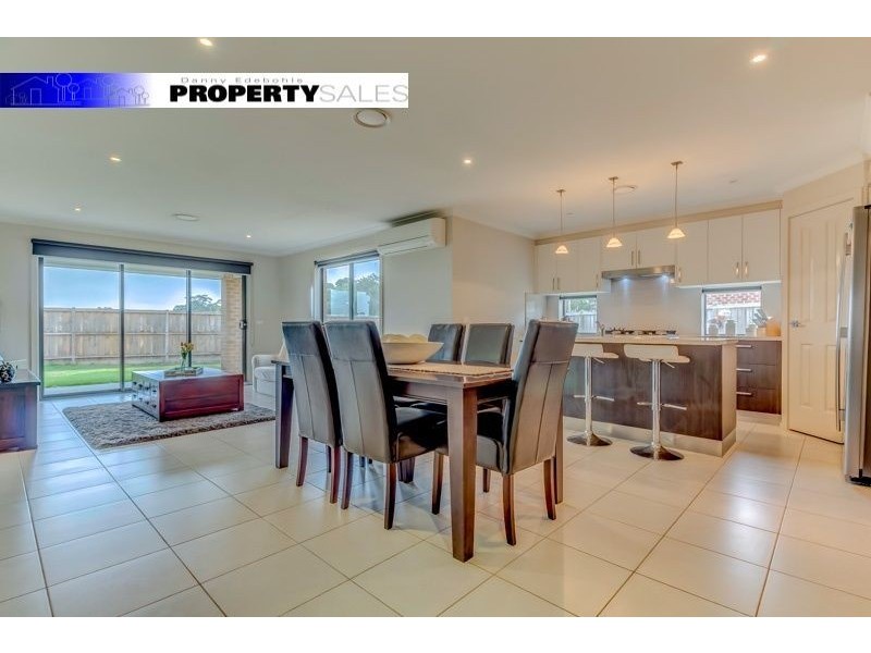 017 Leadbeater Mews, Newborough VIC 3825