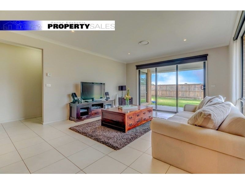 017 Leadbeater Mews, Newborough VIC 3825