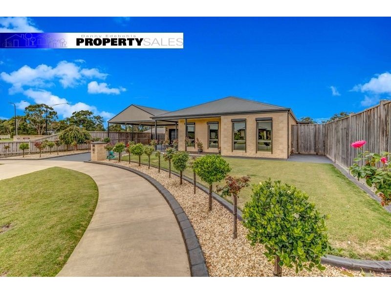 8 Robin Close, Newborough VIC 3825