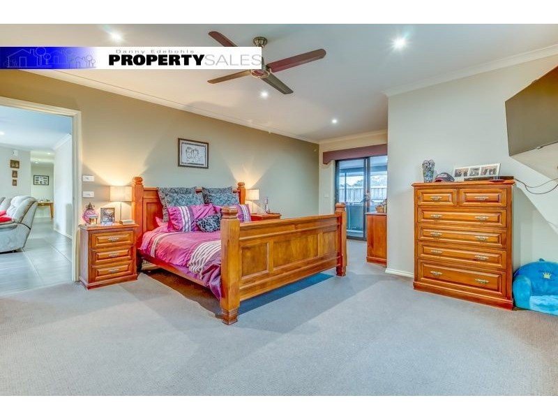 8 Robin Close, Newborough VIC 3825