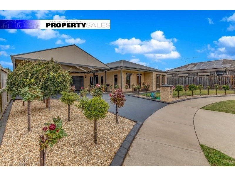 8 Robin Close, Newborough VIC 3825