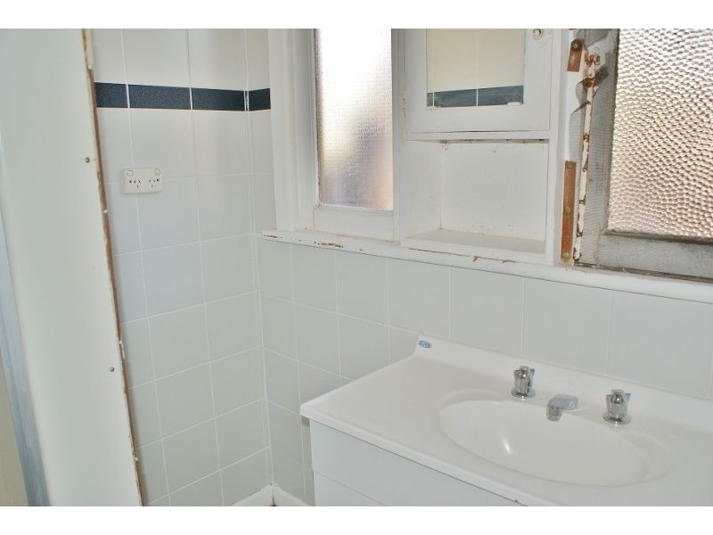 63 Elizabeth Street, Moe VIC 3825