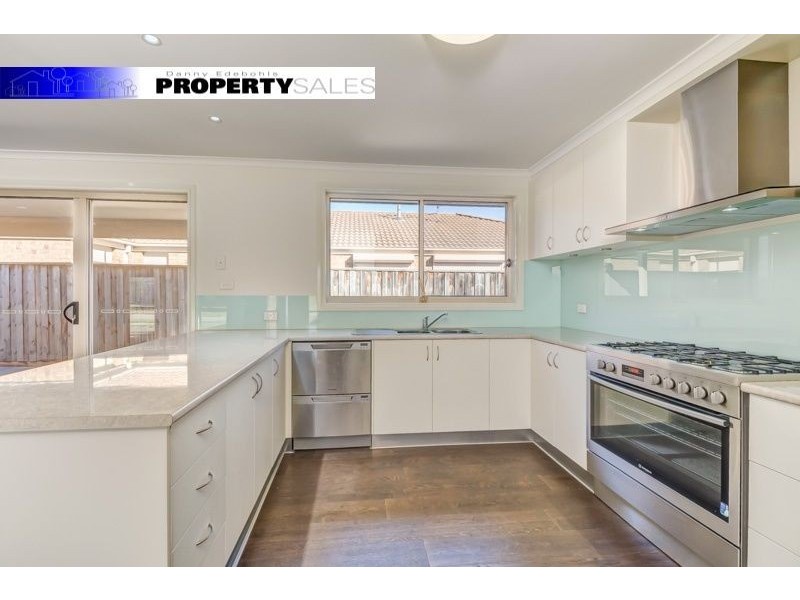 8 Rafter Court, Moe VIC 3825