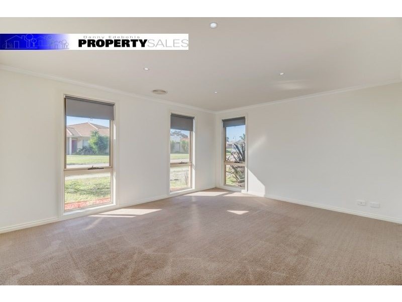 8 Rafter Court, Moe VIC 3825
