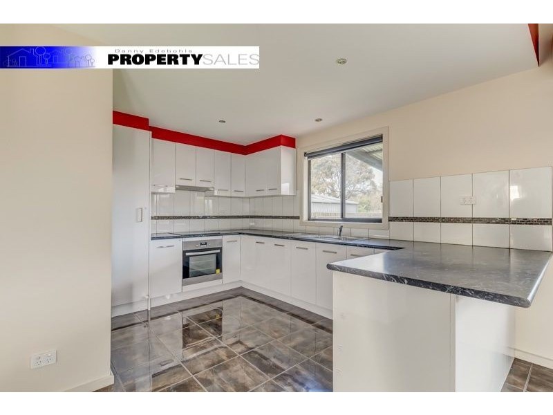 7 Ellinbank Street, Newborough VIC 3825