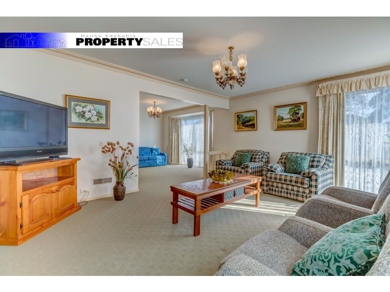 7 McMillan Court, Newborough VIC 3825