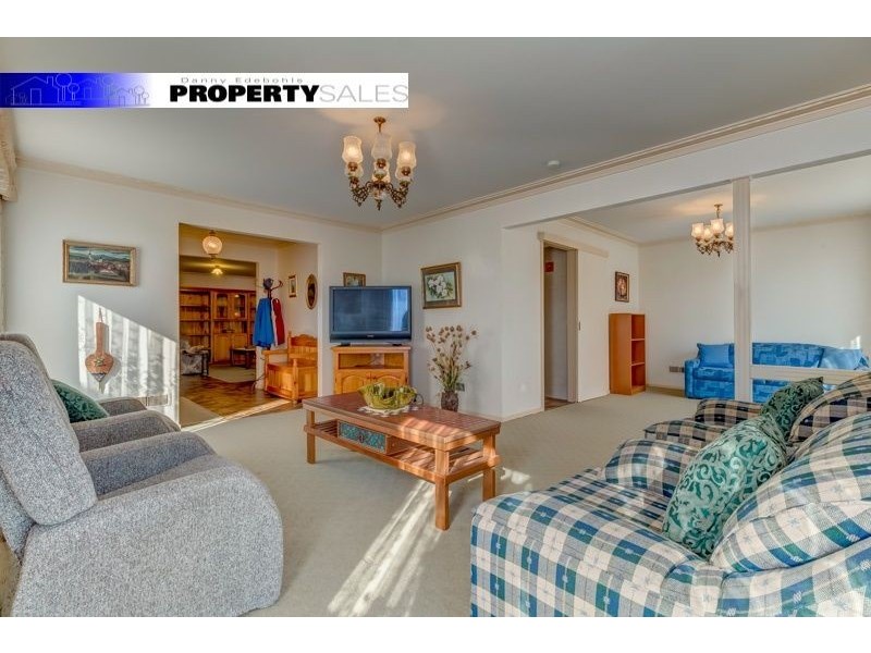 7 McMillan Court, Newborough VIC 3825