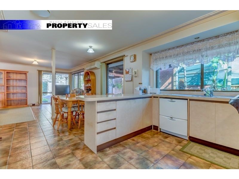 7 McMillan Court, Newborough VIC 3825