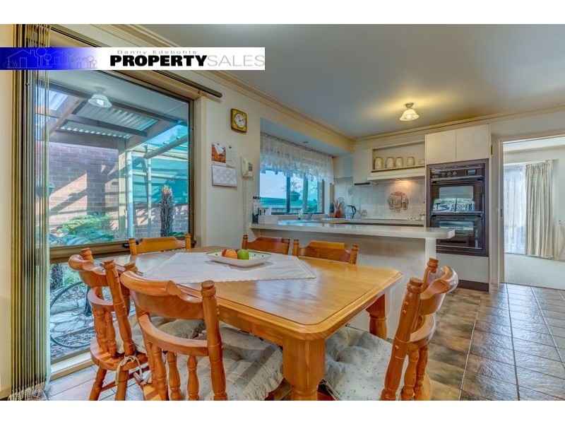 7 McMillan Court, Newborough VIC 3825