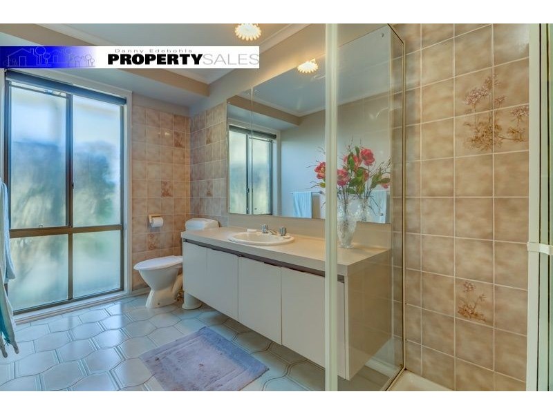 7 McMillan Court, Newborough VIC 3825