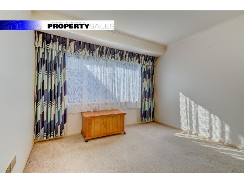 7 McMillan Court, Newborough VIC 3825