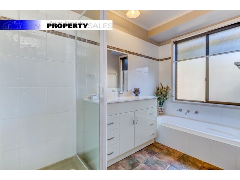 7 McMillan Court, Newborough VIC 3825