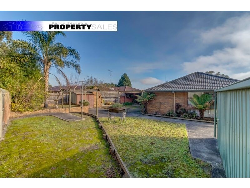 7 McMillan Court, Newborough VIC 3825