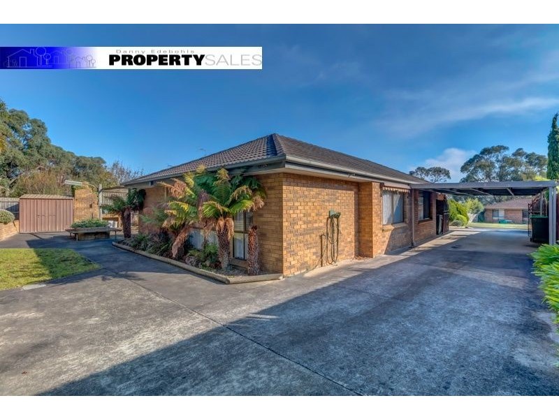 7 McMillan Court, Newborough VIC 3825