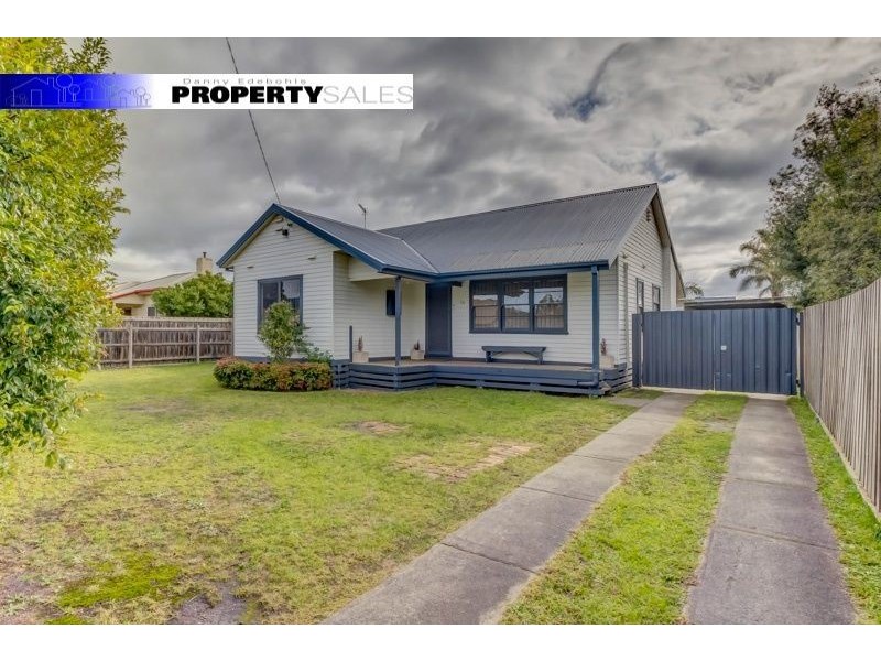 16 Hawker Street, Moe VIC 3825