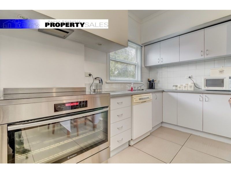 16 Hawker Street, Moe VIC 3825