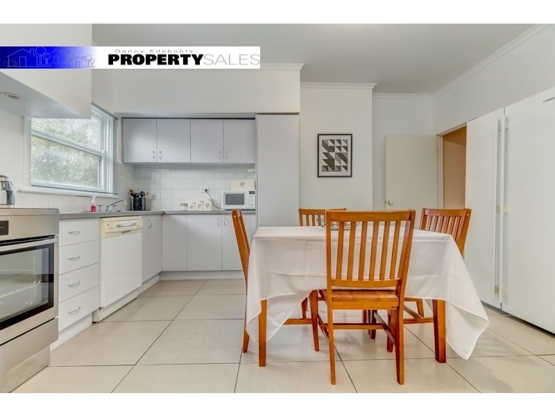 16 Hawker Street, Moe VIC 3825