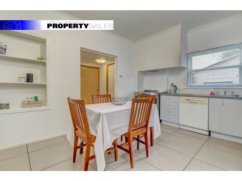 16 Hawker Street, Moe VIC 3825