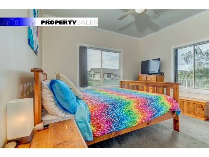 16 Hawker Street, Moe VIC 3825