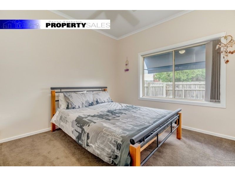 16 Hawker Street, Moe VIC 3825