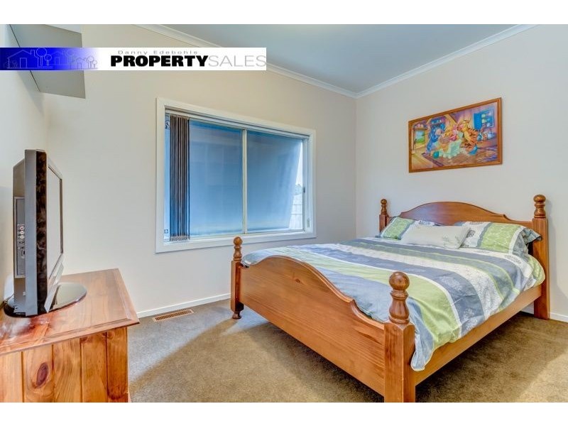 16 Hawker Street, Moe VIC 3825