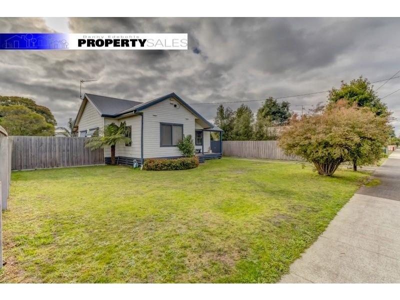 16 Hawker Street, Moe VIC 3825