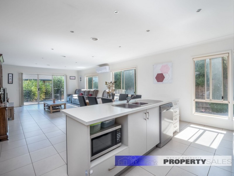 17 Stamford Street, Newborough VIC 3825