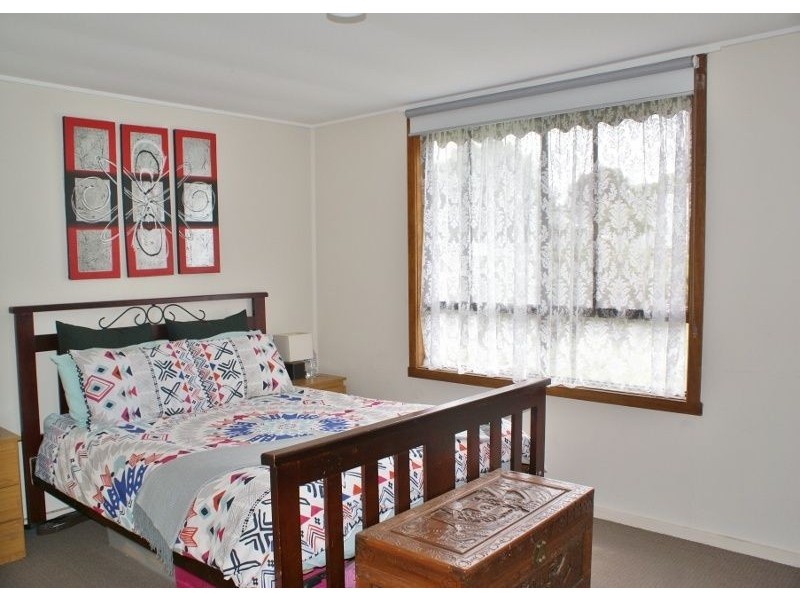 11 Thoresby Street, Newborough VIC 3825