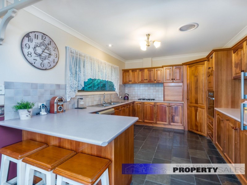 10 Kenall Drive, Moe VIC 3825