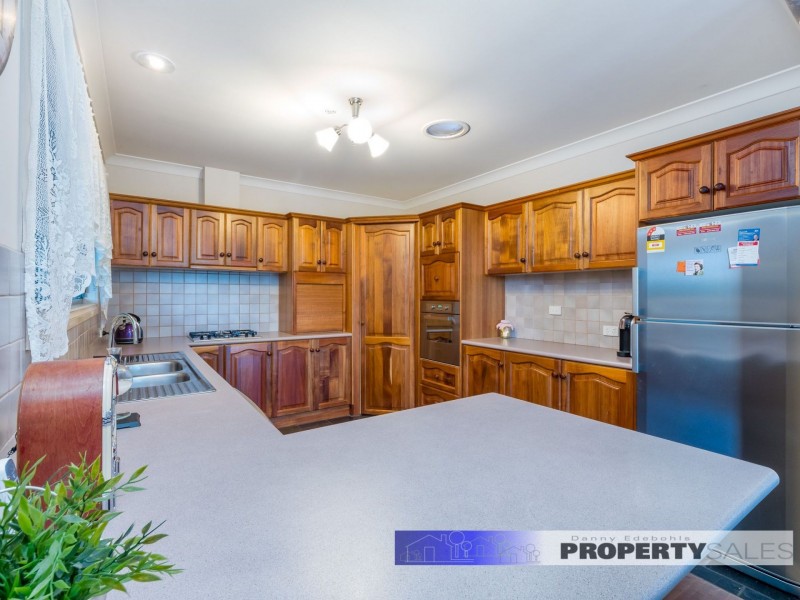 10 Kenall Drive, Moe VIC 3825