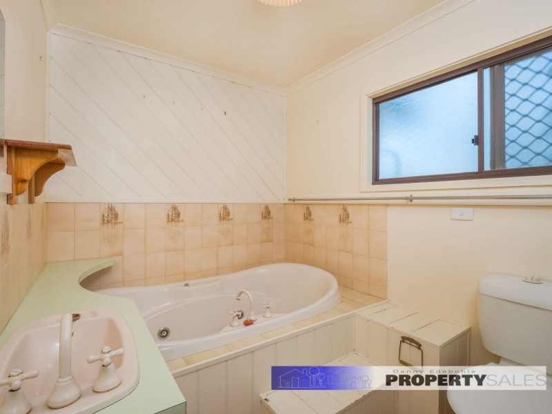 22 Chamberlain Road, Newborough VIC 3825